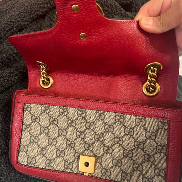 .beautiful red and canvas purse with adjustable straps. - Picture 3 of 6